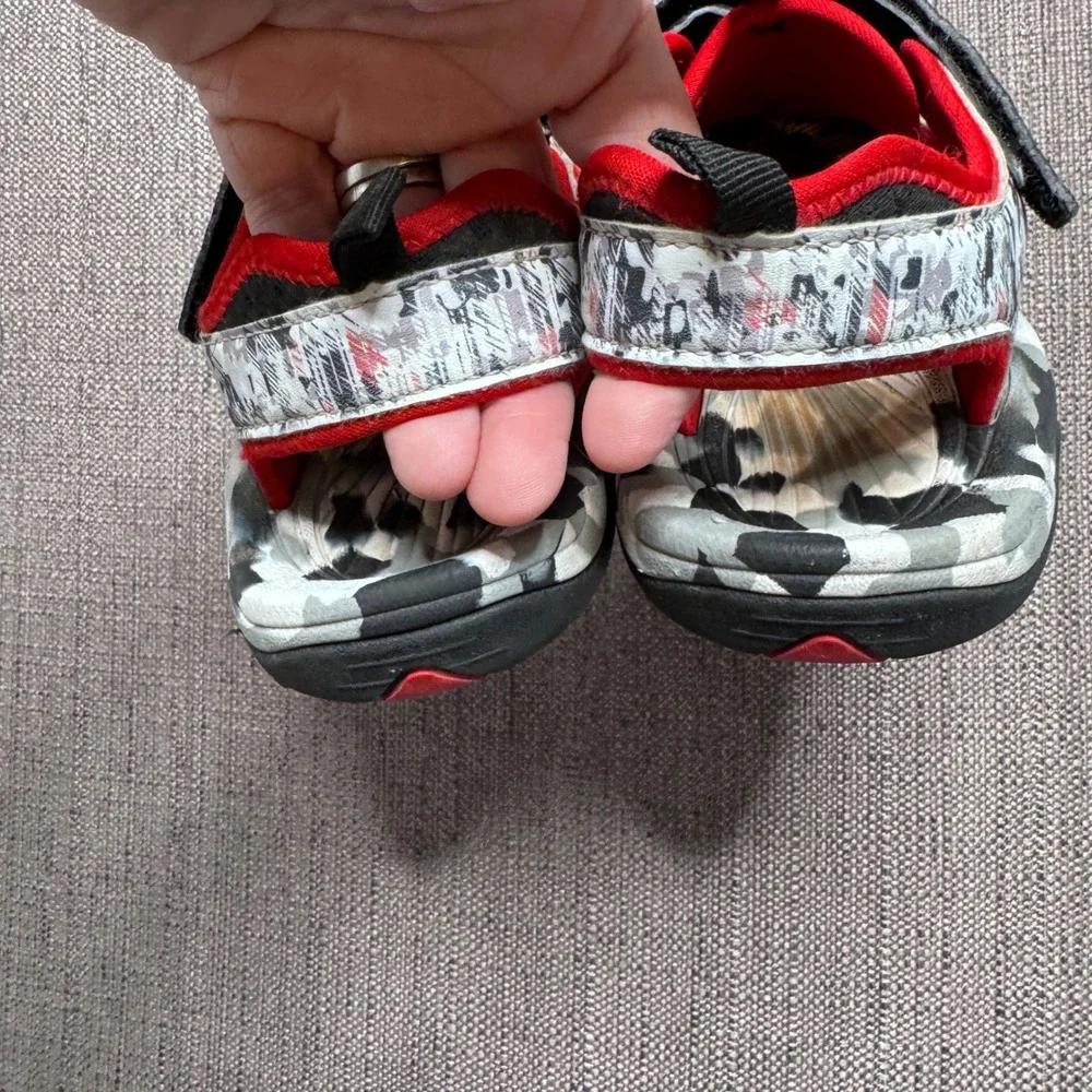 Dream Pairs Kids SDAS2305K Outdoor Adventure Sandals Black Red White Size 2
